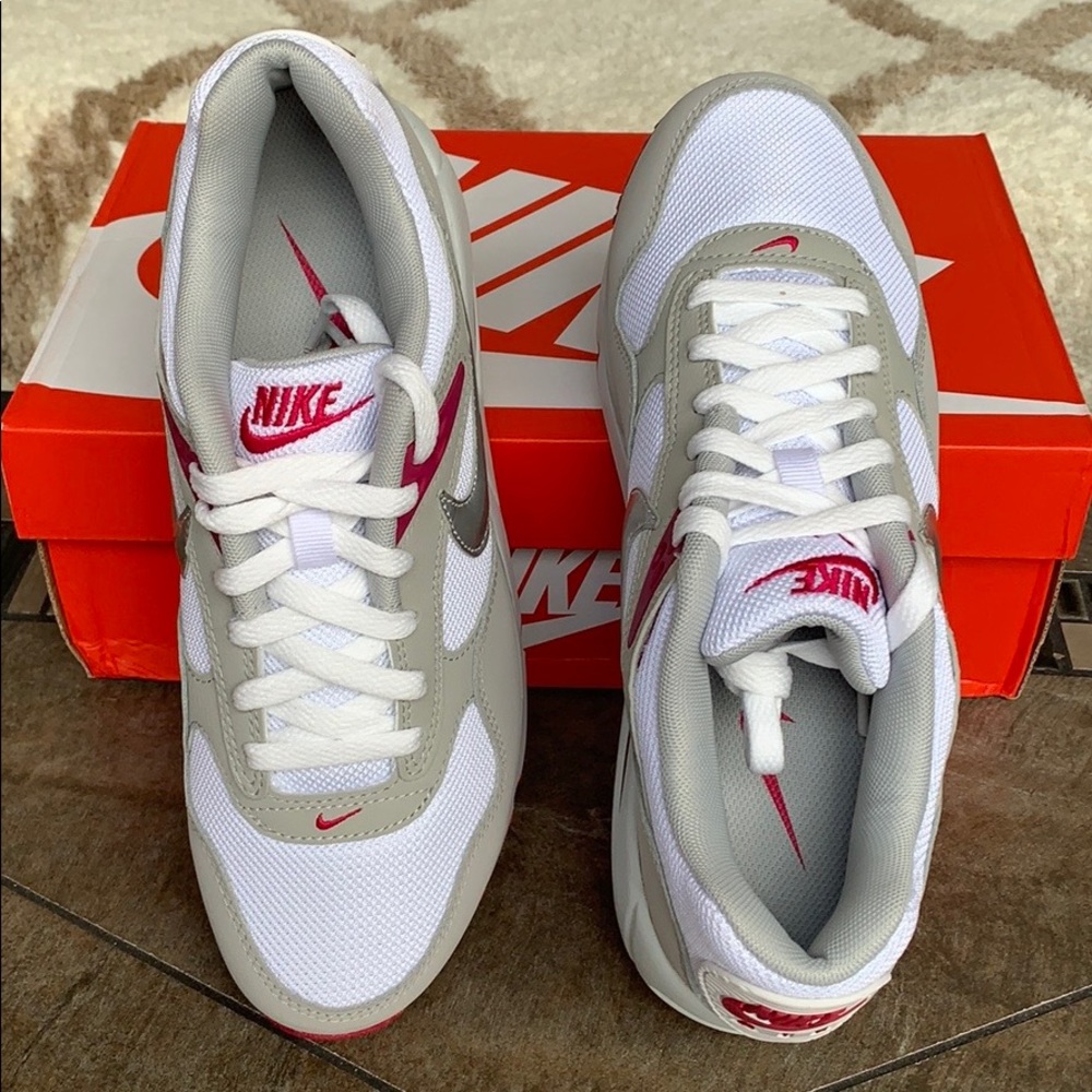 WMNS NIKE AIR MAX CORRELATE White/Metallic Silver - Picture 11 of 16